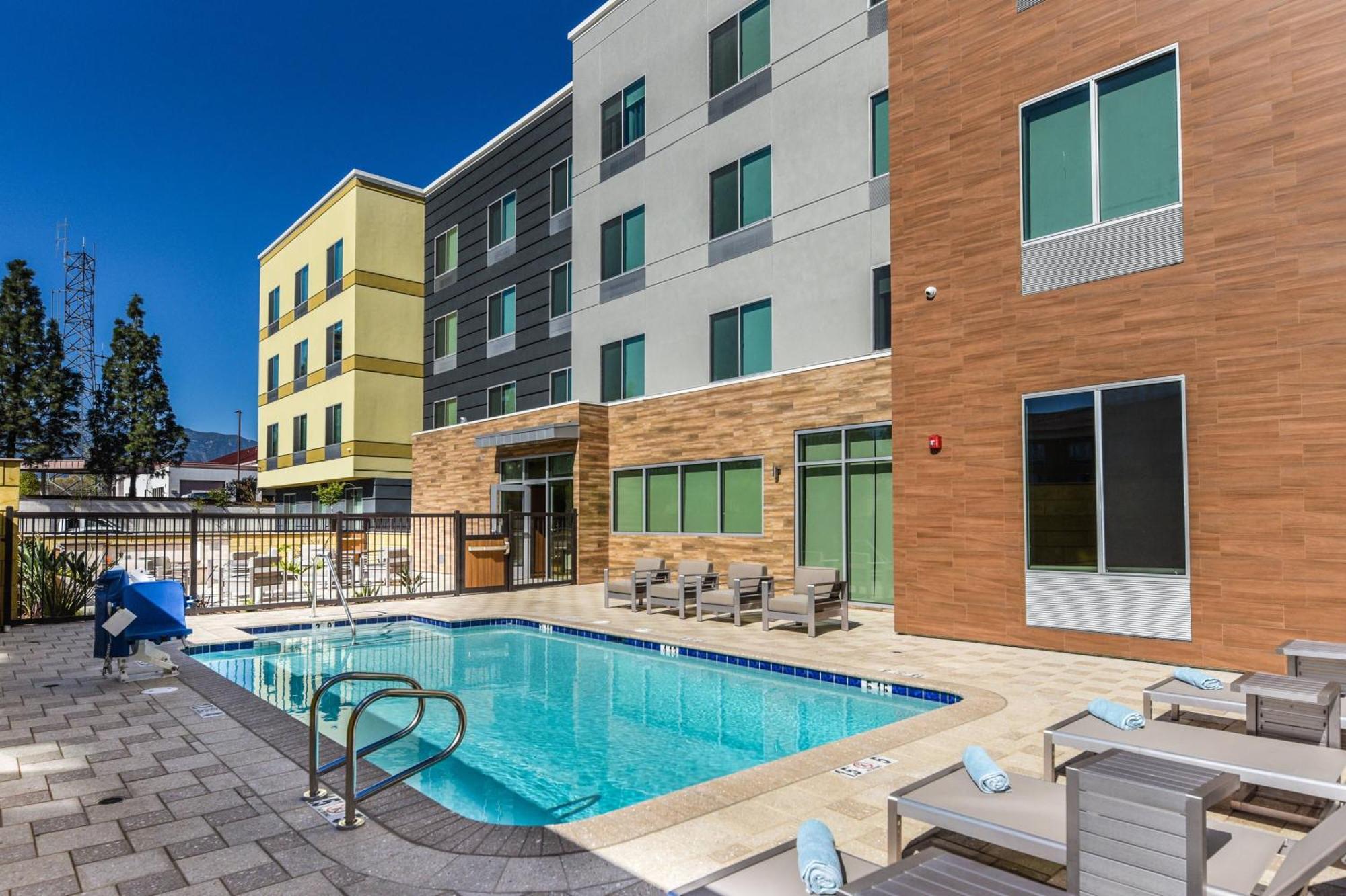 Fairfield Inn & Suites Ontario Rancho Cucamonga Exterior foto