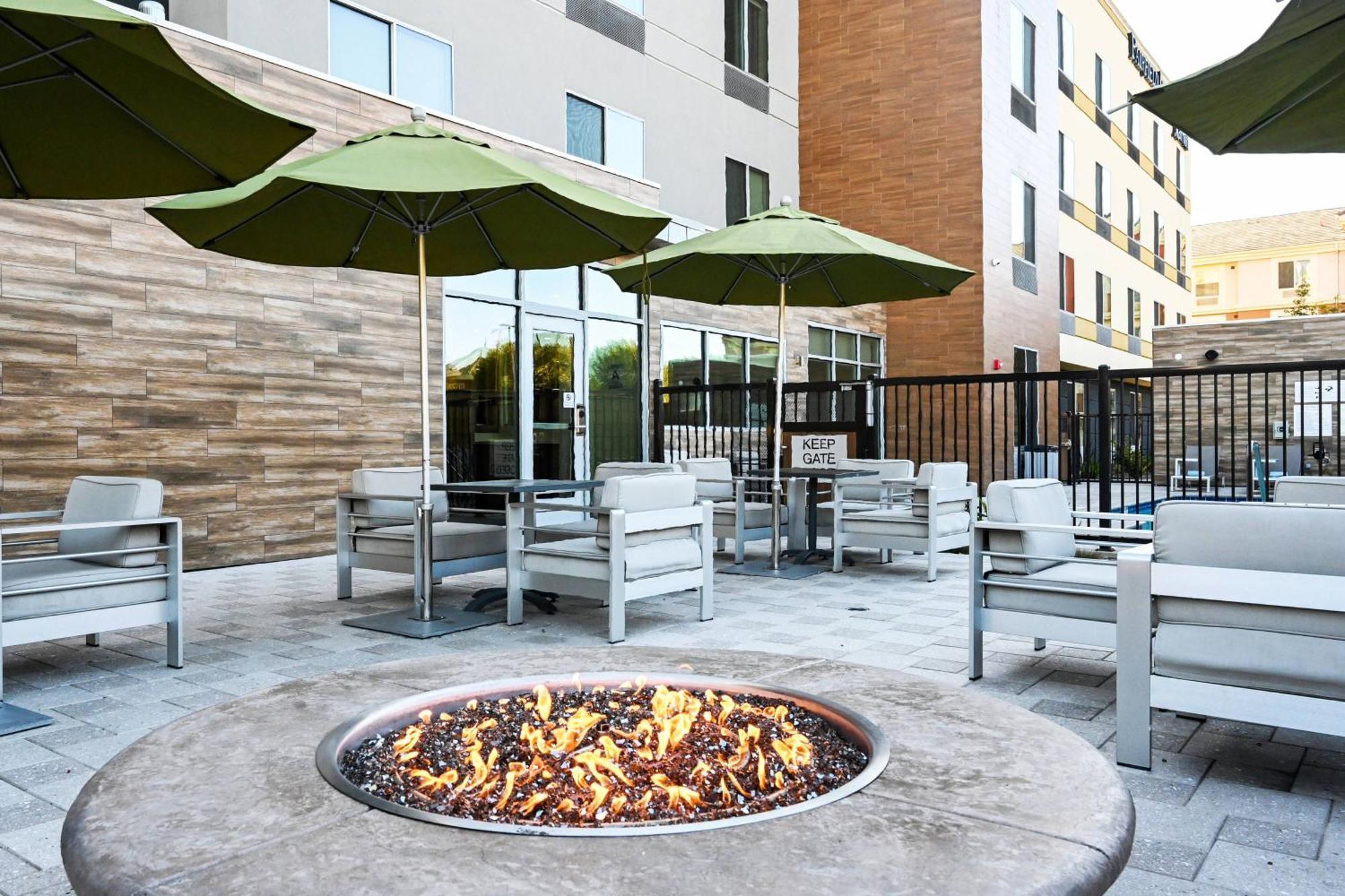Fairfield Inn & Suites Ontario Rancho Cucamonga Exterior foto